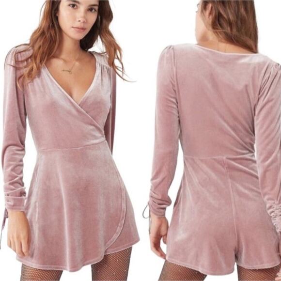 Urban Outfitters Goldmine Velvet Pink Romper Soft Girl Coquette Pastel Goth S - Picture 2 of 13